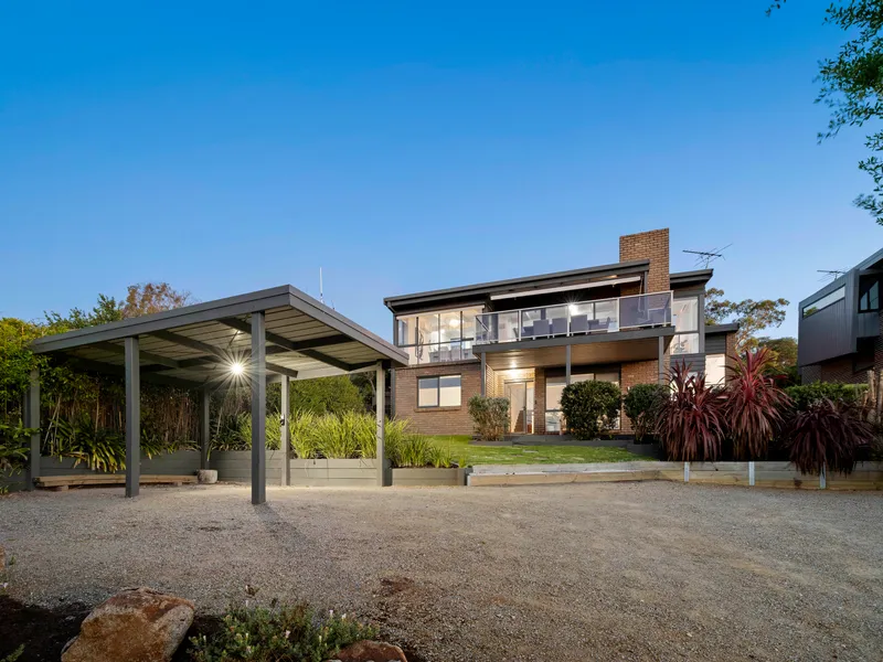 THE LIGHTHOUSE LOOKOUT