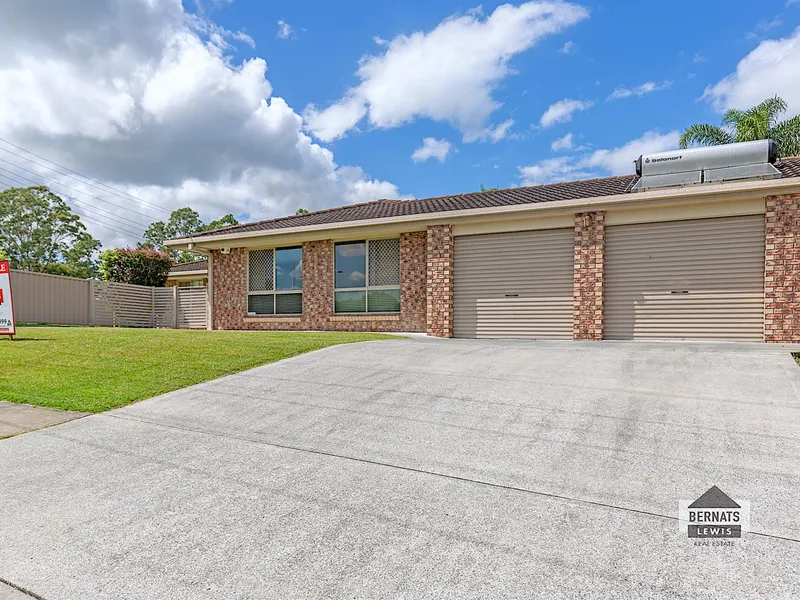 Spacious home in popular Eden's Landing.