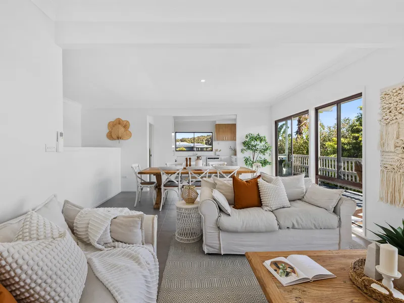 GET SET FOR SUMMER BY THE BEACH