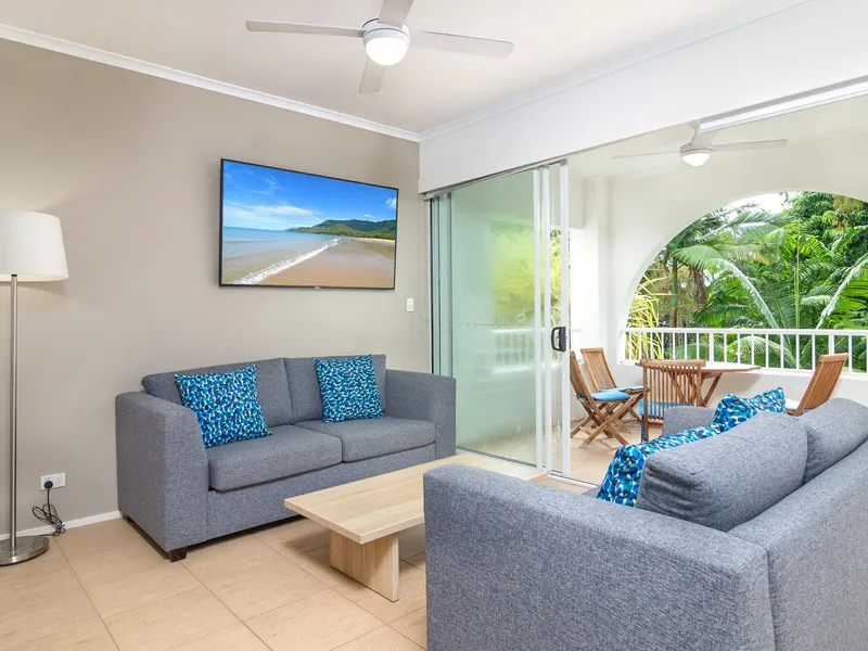 UPGRADED POOLSIDE 2 BEDROOM DUAL KEY APARTMENT