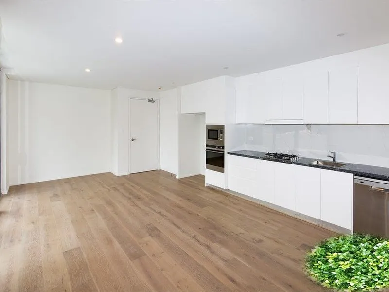 Near New One Bedroom APT with Study Room and Large Alfresco Garden Court Yard