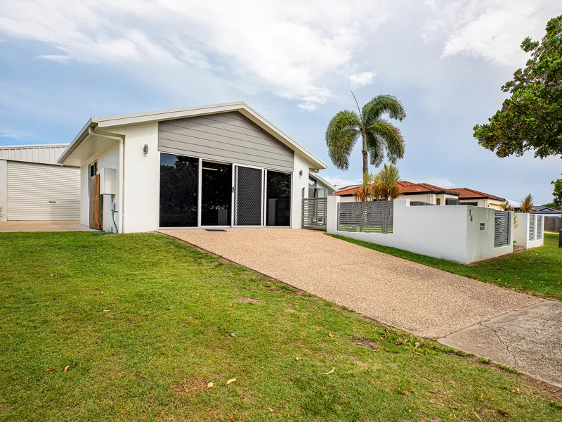 Family Home Ideally located close to the Beach and City