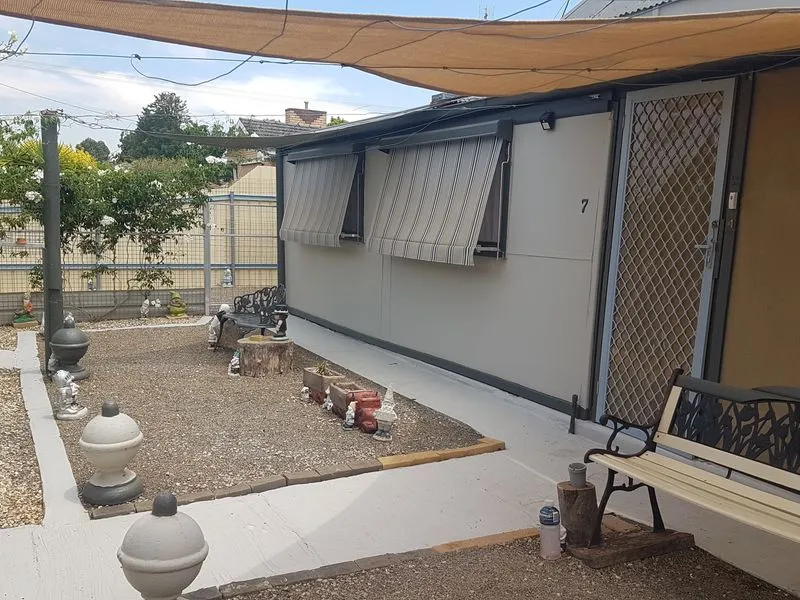 EXCELLENT LOCATION AND PRICE!