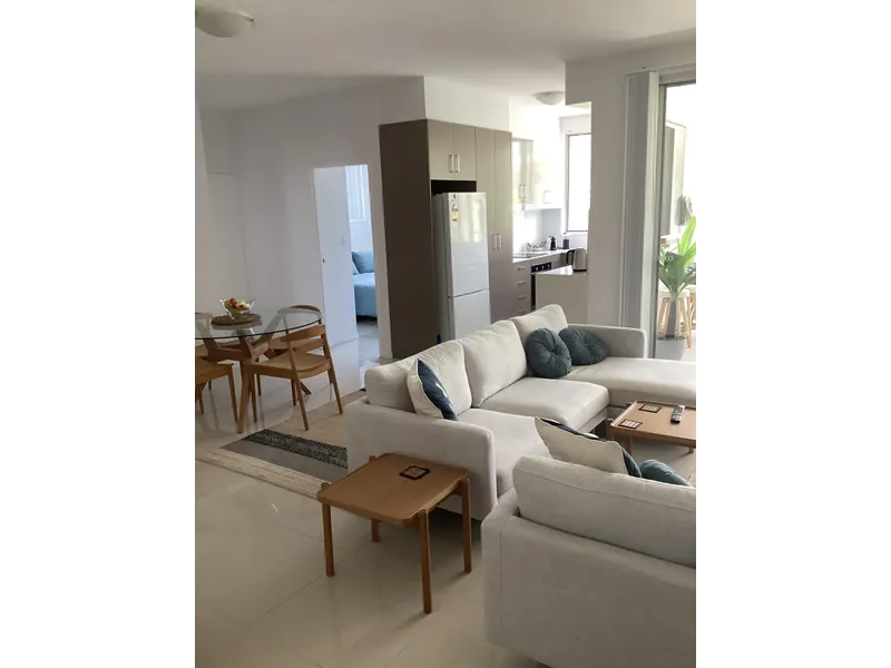 Premier furnished 3 bed 2 bath secure top floor apartment with park views