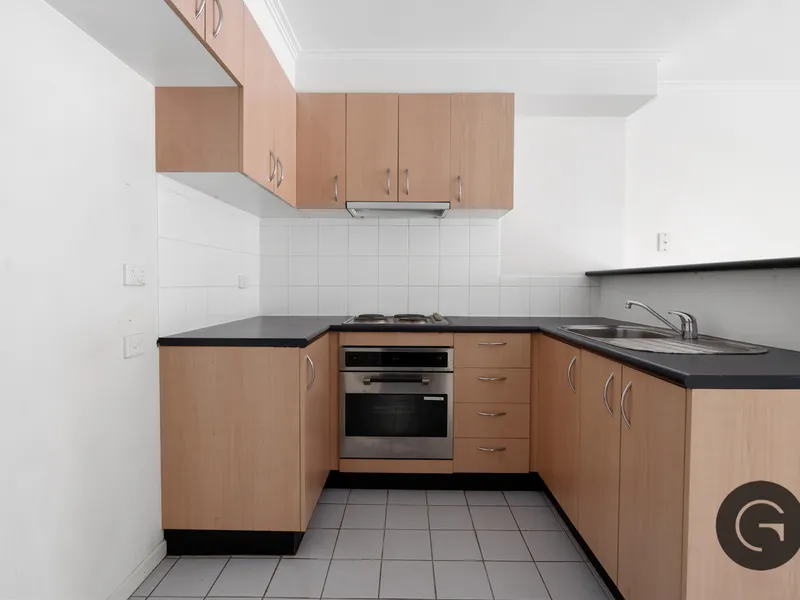 Unfurnished, Spacious 2 Bedroom Apartment