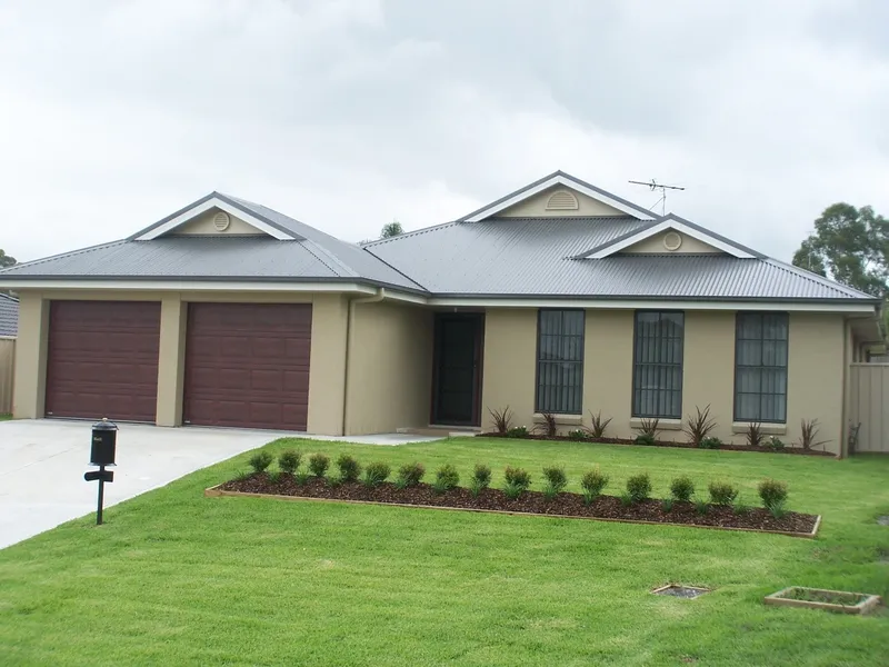 Spacious Family home in Bolwarra Heights
