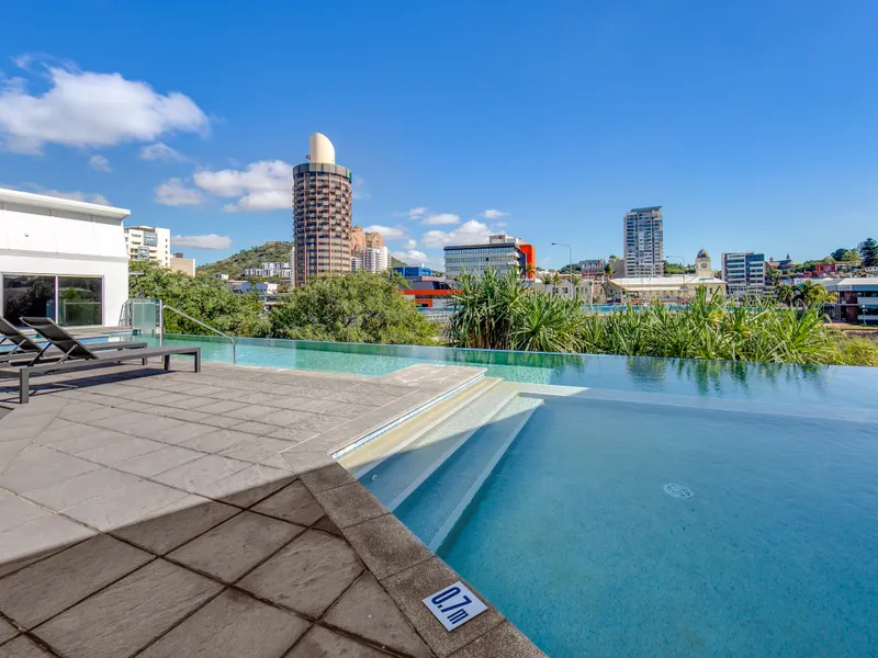 Holiday Rental Between City & Stadium