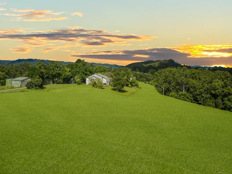 Old Queenslander on 11.5 acres