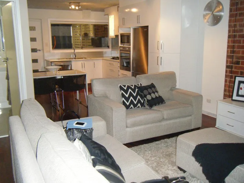 FURNISHED TOWNHOUSE FIVE MINUTE DRIVE TO THE BEACH!