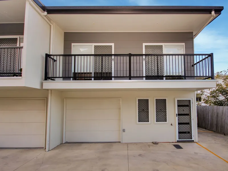 Beautiful 3 bedroom townhouse in the most Ideal Position...