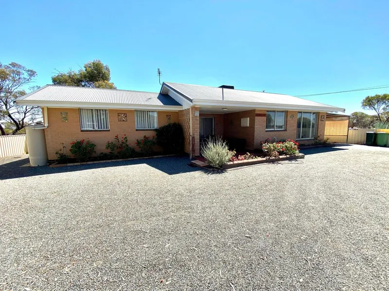 Check out the gardens!