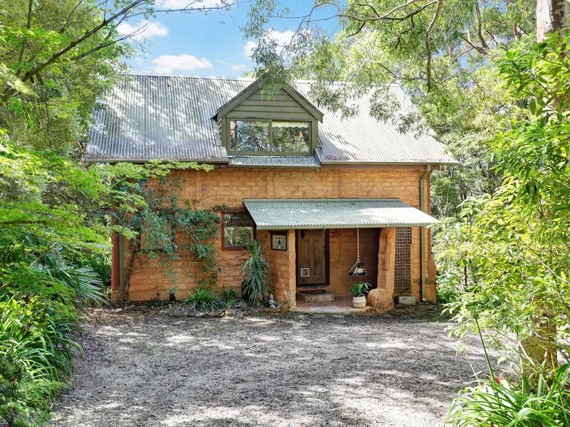 Rainforest Retreat on an acre of bushland