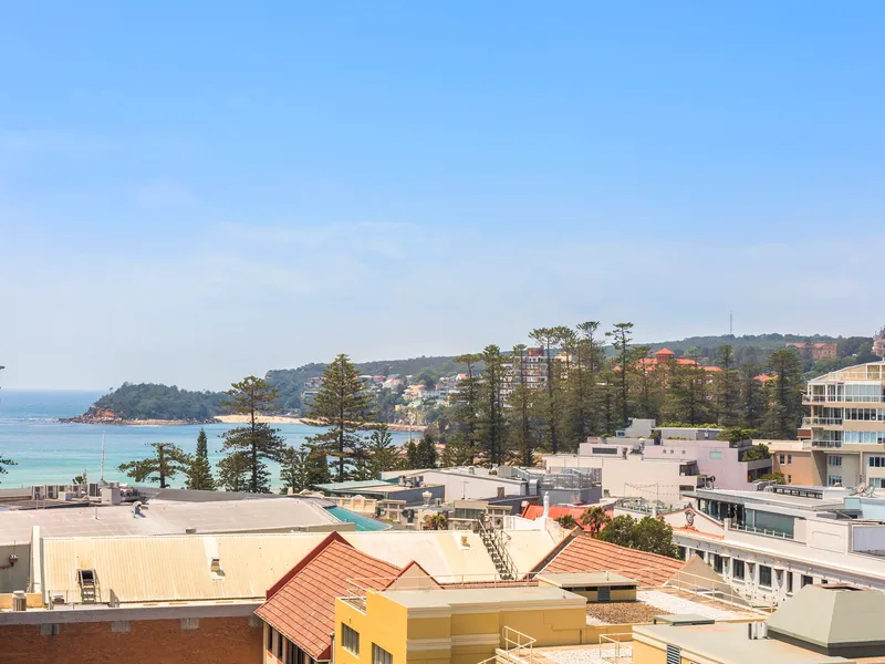 Centrally located apartment with ocean views