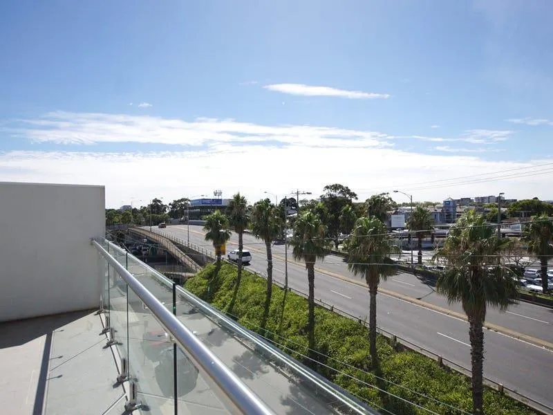 Stunning 2BR Penthouse In The Heart Of Oakleigh!