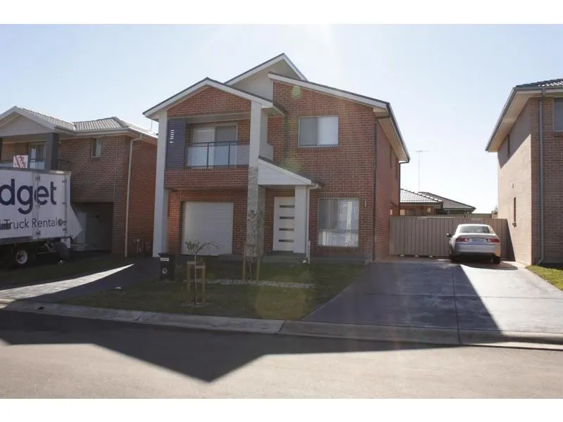 4 Bedrooms | 2 Bathrooms | 2 Cars | Kellyville Ridge