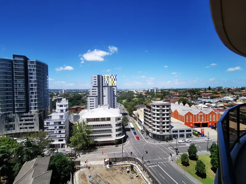 Large Size, High Floor, East Facing 2Bedroom Apartment for Sales - Prime Location in the Heart of Parramatta CBD - Tick all your boxes