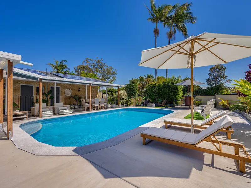 Modern Elegance Meets Outdoor Paradise