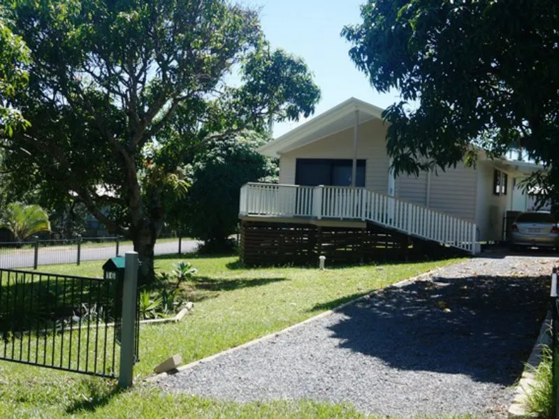 Modern, Fully Furnished Home Close to the Jetty