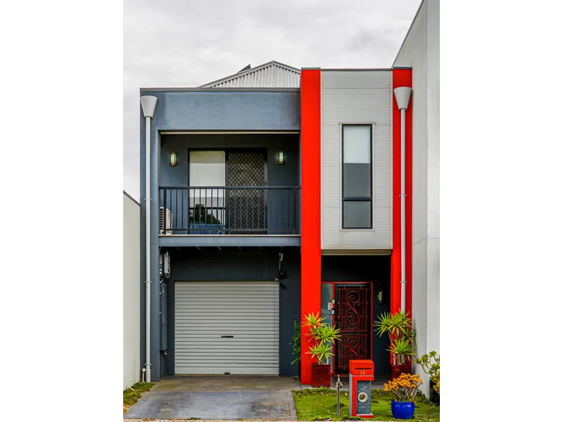 Terrific, Trendy, Tidy & Tempting Townhouse
