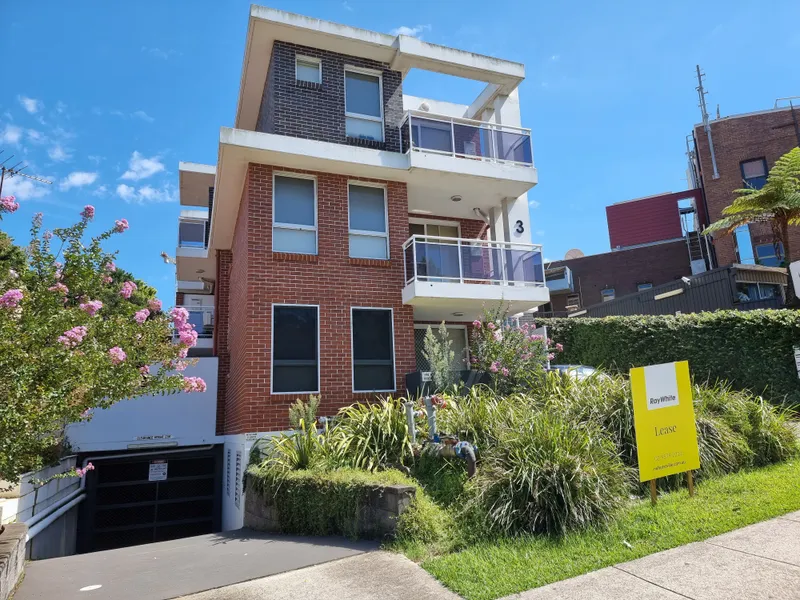 INSPECTION CANCELLED, DEPOSIT TAKEN - MODERN STUDIO WATER & GAS INCLUDED