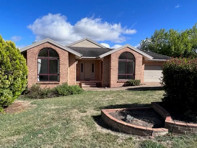 Dress Circle - Quality 4 bedroom | 2 Bathroom | 2 Car Must see before it is gone.