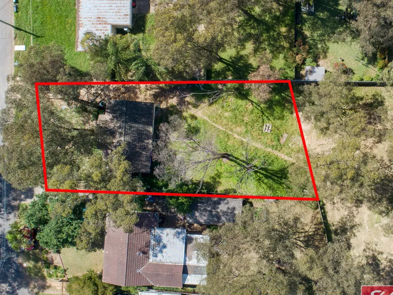 Large Land Parcel in a Leafy cul-de-sac Holds Endless Possibility