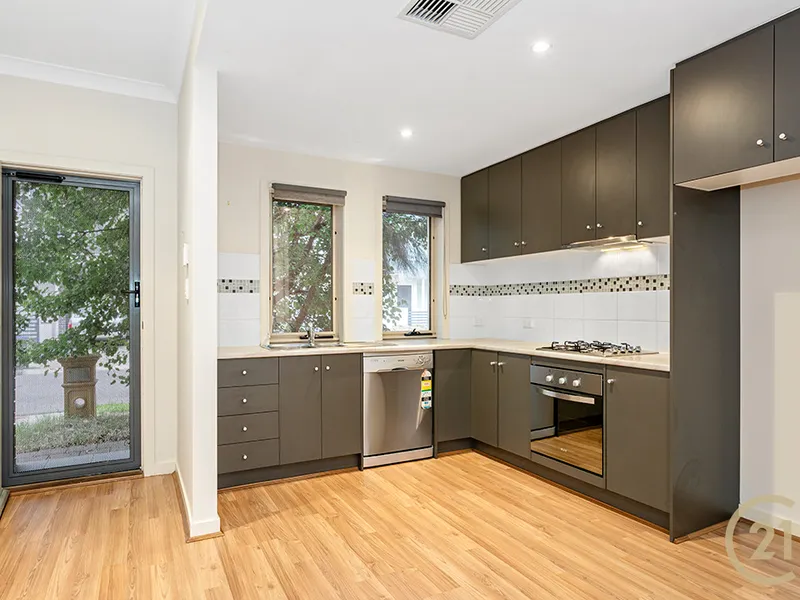 3 BEDROOMS - CLOSE TO TRANSPORT !  SORRY -  NO PETS 