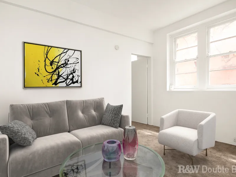 Bright North-facing Apartment in Ideal Location