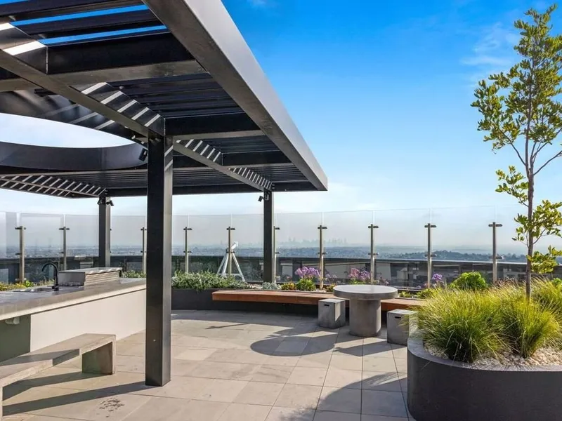 One-Bedroom Haven with Spectacular Views and Exclusive Amenities