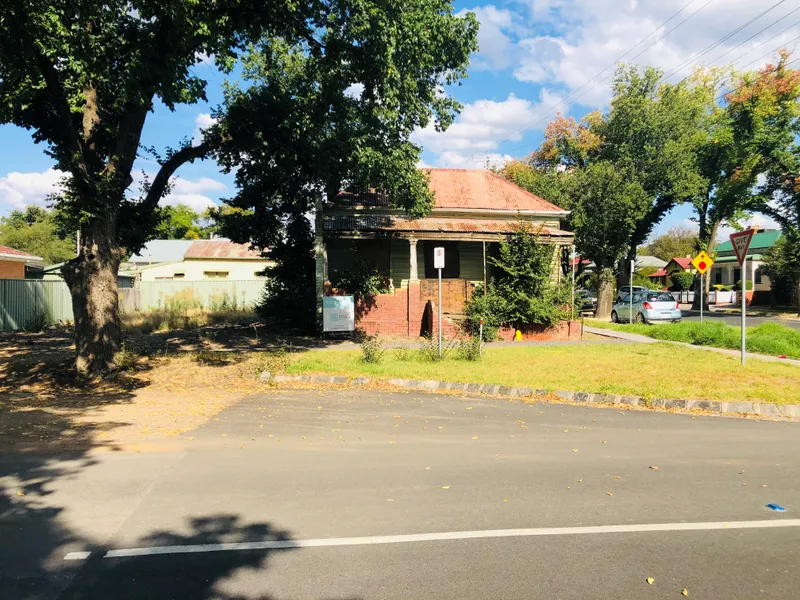 Inner City Renovator with huge potential - A hop step and jump to the CBD.