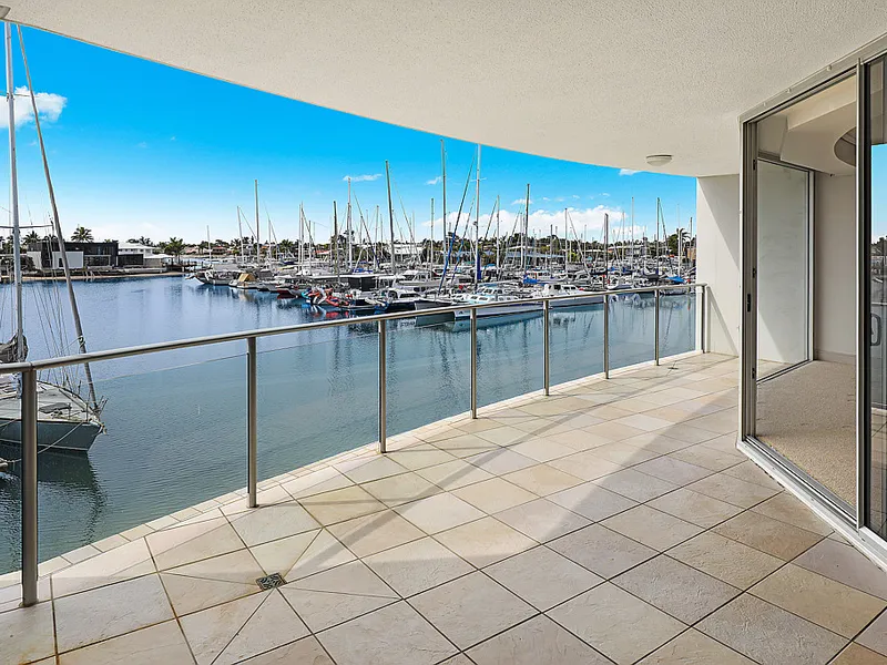 Bluewater: Lovely 3 Bedroom Apartment with Water Views