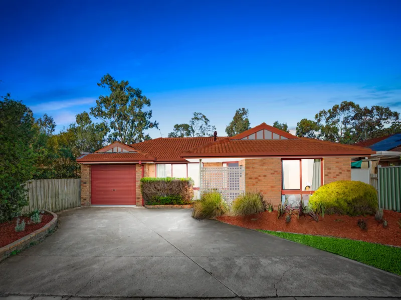 FRESHLY RENOVATED FAMILY HOME IN CONVENIENT LOCATION!
