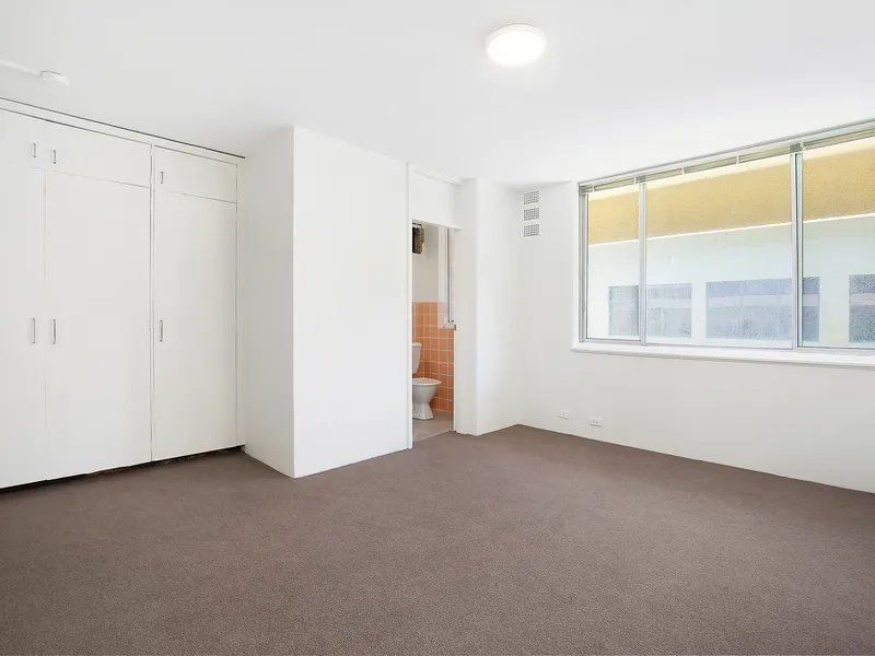 STUDIO APARTMENT GREAT LOCATION