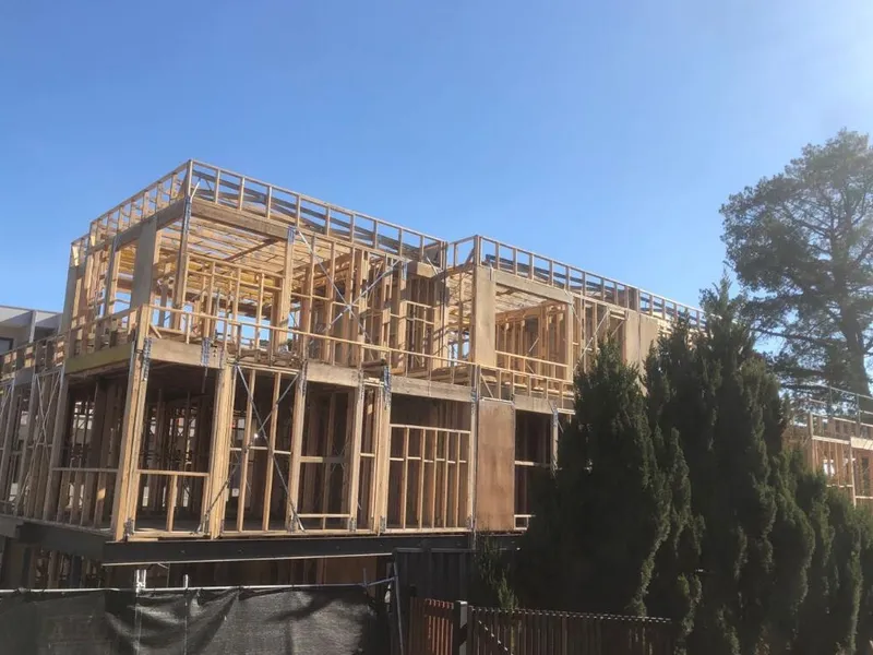 Stunning 3 Master Bedroom Townhome in Dual school zone High Ranking Donburn Primary&Doncaster East Secondary 2 minutes’ walk to Tunstall Square