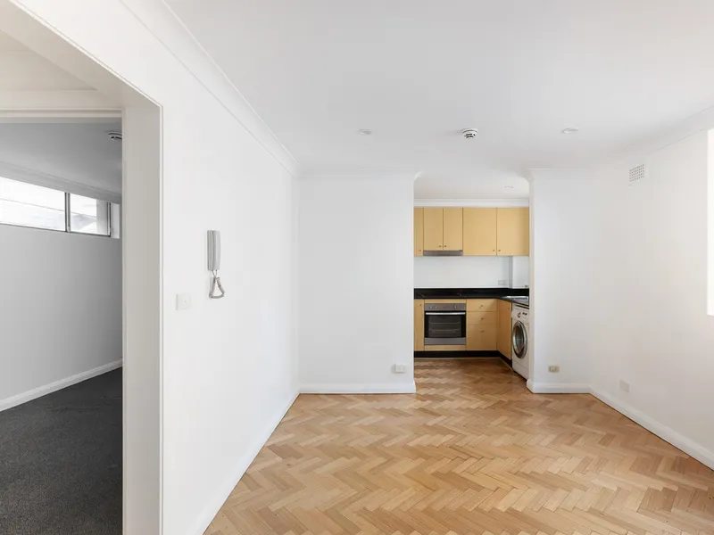 Unfurnished apartment, pets on application