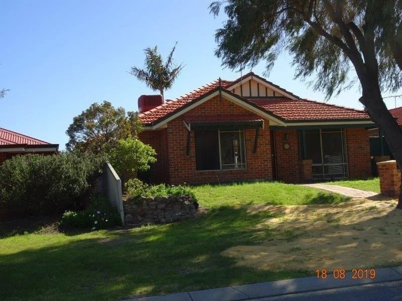 CONVENIENCE AT IT'S BEST - WALK TO THE TRAIN STATION