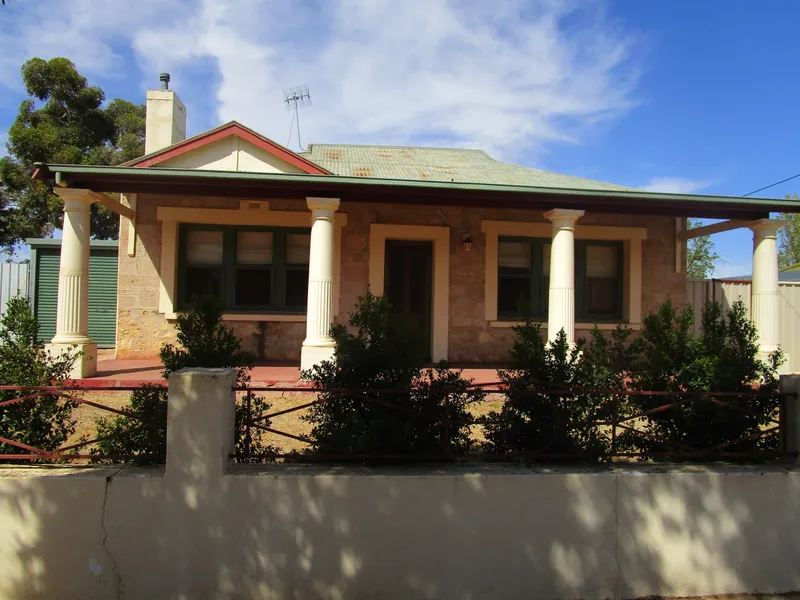 Easy walk to shopping