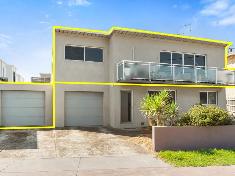 Renovated to Delight – Overlooking the Bay!