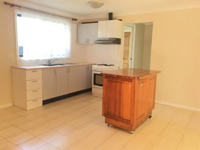 2 bedrooms granny flat located in CBD Fairfield Heights
