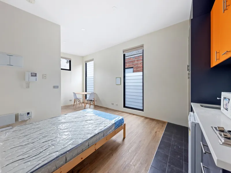 (Student Only Accommodation) Boutique apartment & lifestyle location