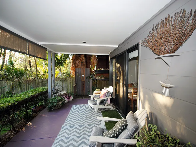 Gorgeous garden flat close to Newport Beach and shops - all utilities included!