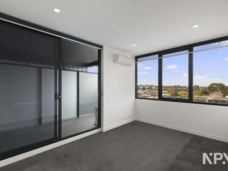 One Bedroom Apartment + Car Space, Located In Hawthorn East!