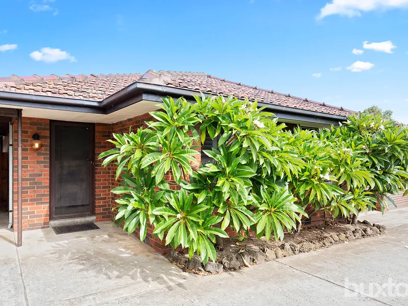 Well-sized, Neat and Tidy, 2 Bedroom Villa Unit!