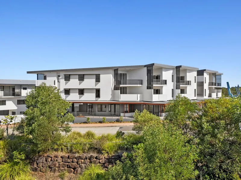BRAND NEW, stylish 2 bed apartment in the heart of Peregian Springs