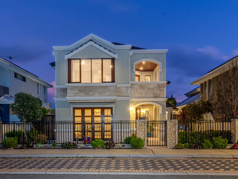 LOVE AT FIRST SIGHT !!