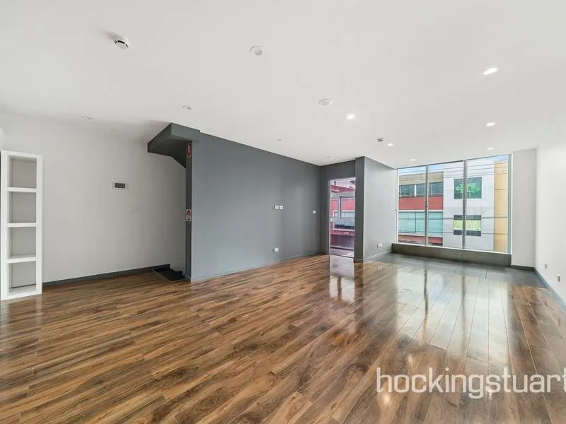 Enormous Apartment Living in Desirable Fitzroy