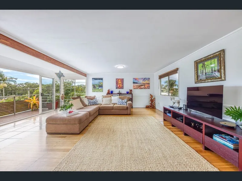 Live The Sunshine Coast Dream!