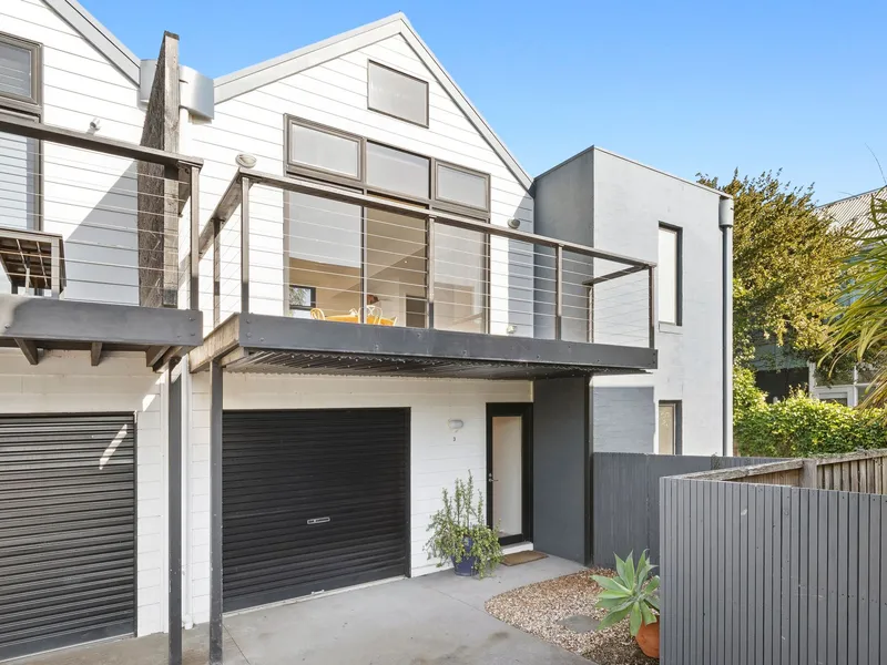 Stylish Townhouse in Prime Ocean Grove Location