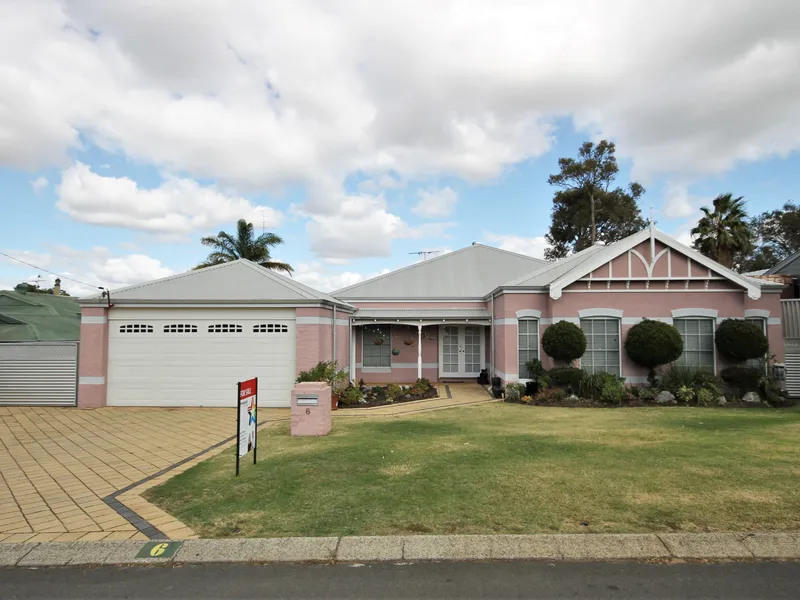 BIG FAMILY HOME IN CLIFTON PARK