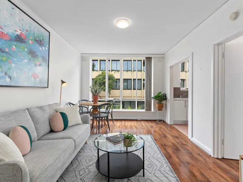 Stunning Lifestyle Living In The Heart Of Hawksburn Village